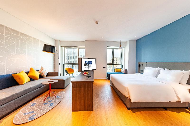 سوئیت با تخت بزرگ, Holiday Inn Express Shanghai Baoyang, An Ihg
