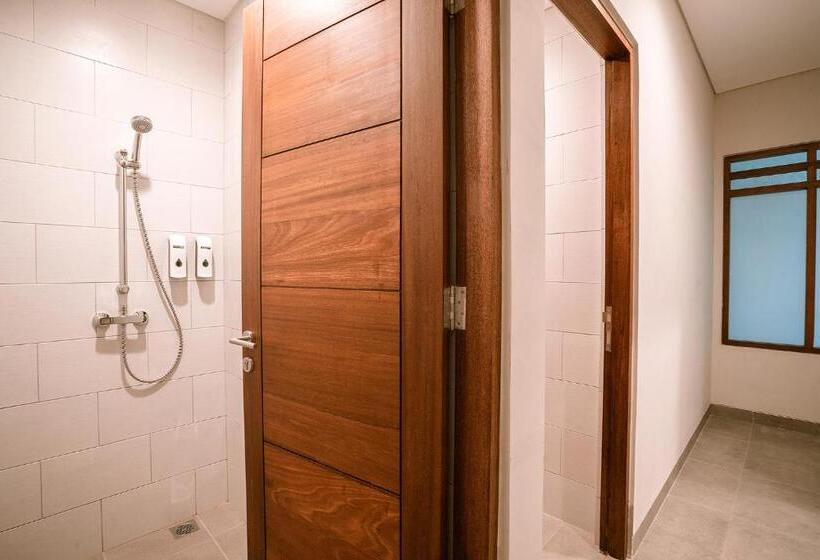 Кровать в Общей Комнате, One Degree Sunset Hill Leisure