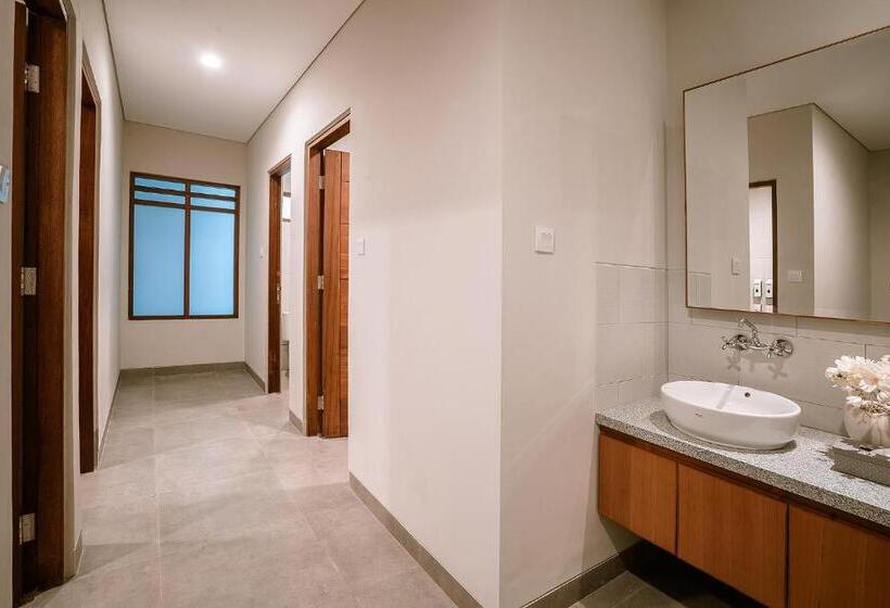 Кровать в Общей Комнате, One Degree Sunset Hill Leisure