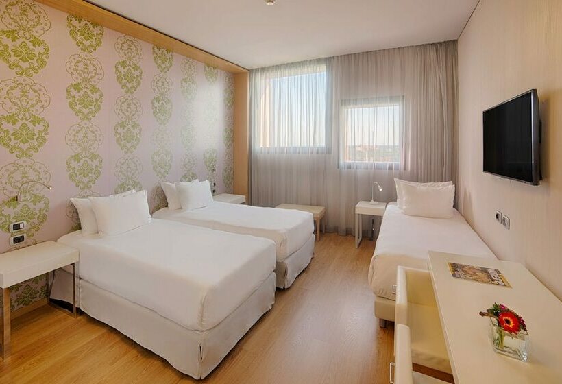 Номер Стандарт Трехместный, NH Milano Fiera