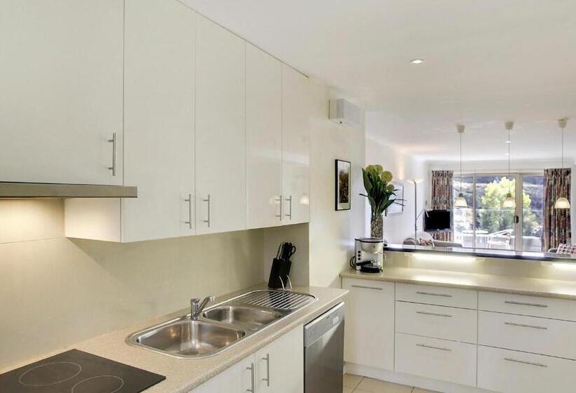 침실 4개 아파트, Alpine View Apartments