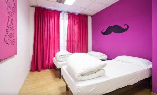خانه 1 خوابه, Hb Hostel