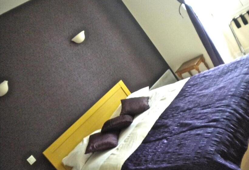 컴포트 룸, L'hôtel Du Périgord