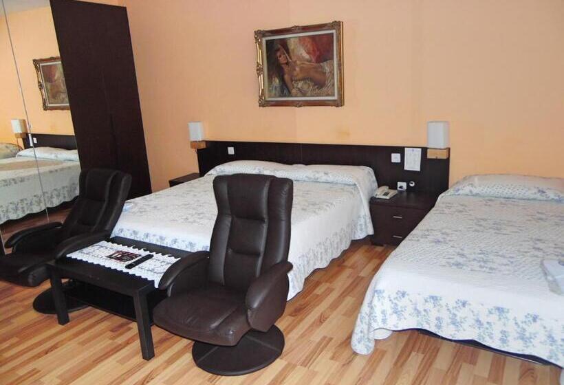 Номер Стандарт Трехместный, Swiss Lodge Nassa Garni