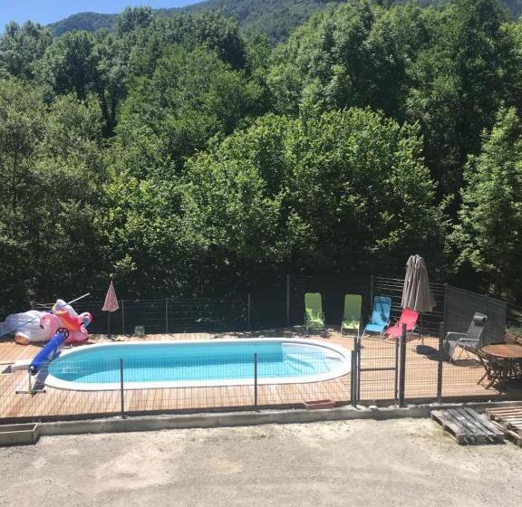 Номер Стандарт Вид на Сад, Au Bord De L Eau