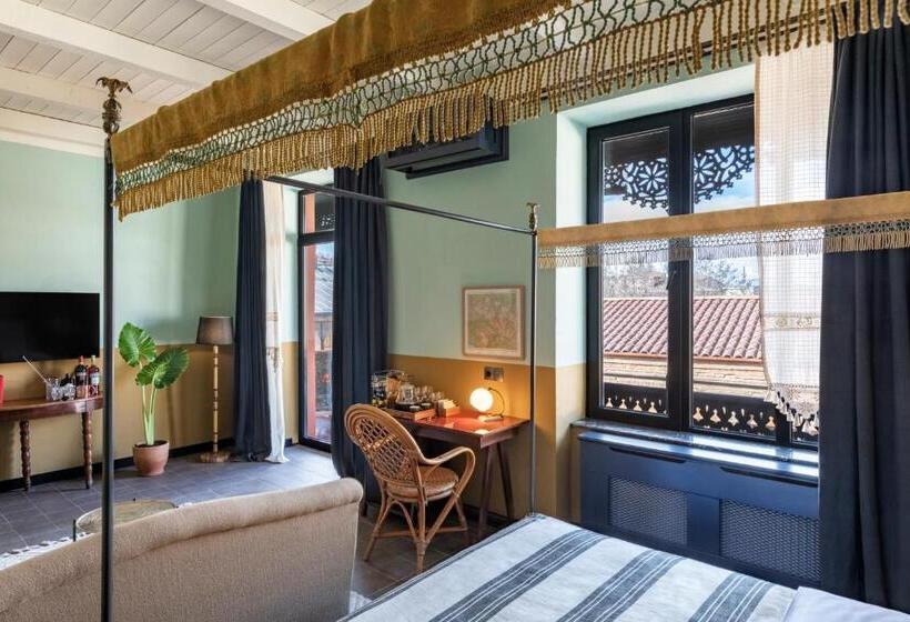 발코니가 있는 스위트, Communal Hotel Telavi