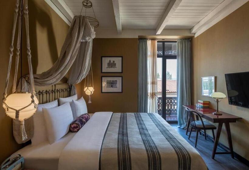 발코니가 있는 스위트, Communal Hotel Telavi