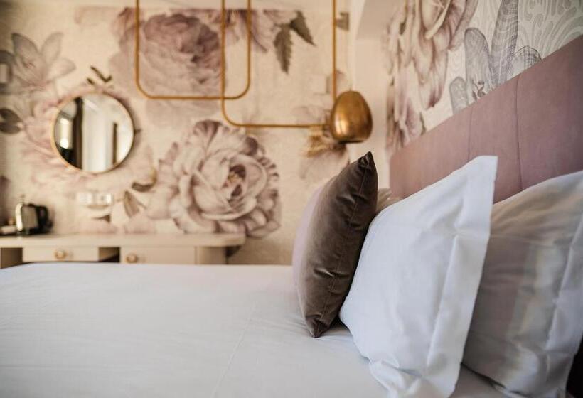 Номер Стандарт с Балконом, Luxury Suites Rocopom   Lake Front