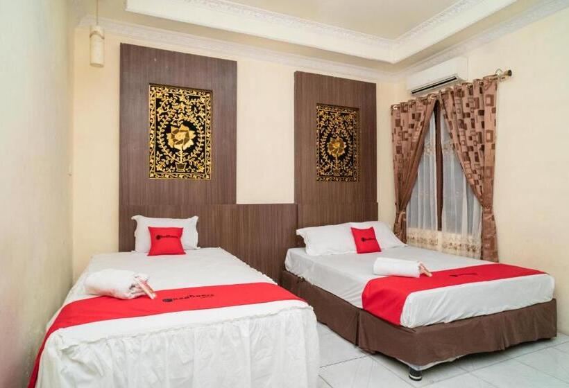 Семейный Номер, Reddoorz Near Uniska Banjarmasin