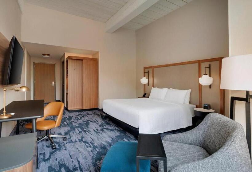 Стандартный Номер Кровать Кинг, Fairfield Inn & Suites Madison Historic Eagle Cotton Mill