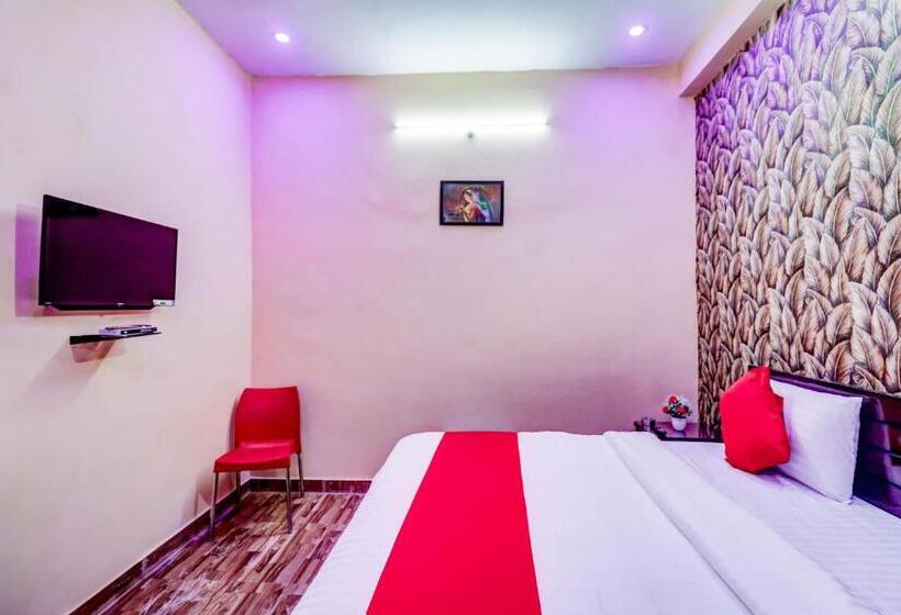 חדר סטנדרט, Oyo 77242 R K Residency Sgpgi