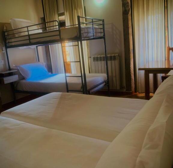 غرفة قياسية رباعية, Hostal As Margaritas