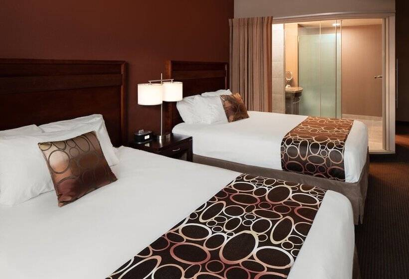 Номер Deluxe, Riverside Casino & Golf Resort
