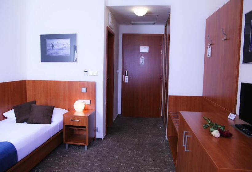 Номер Стандарт Индивидуальный, Academic Hotel & Congress Centre
