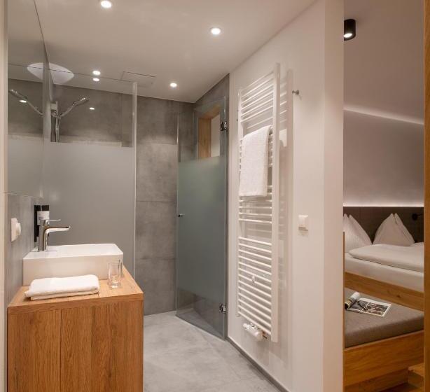 Студия Стандарт, Ferienhof Neusacher Moser