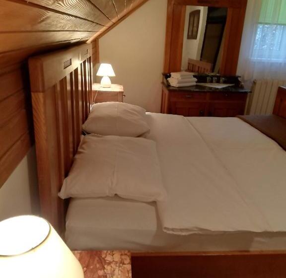 Habitació Triple Estàndard Bany Compartit, Guesthouse Arnika