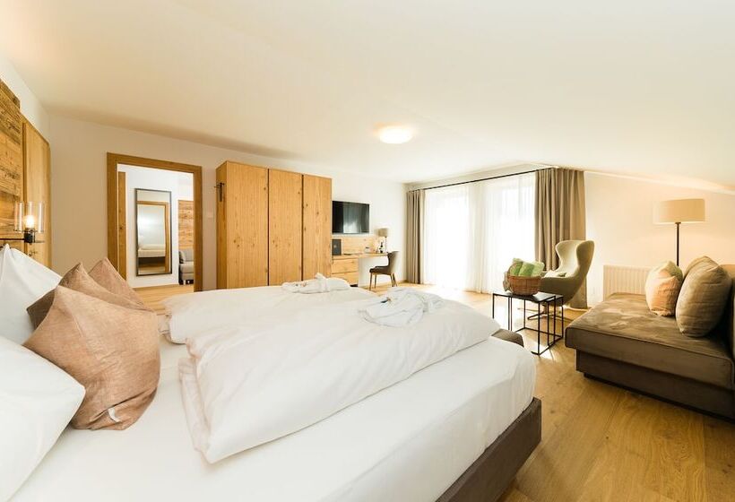 Люкс с Балконом, Naturhotel Edelweiss Wagrain