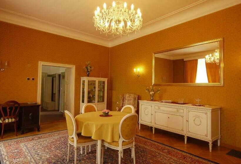 Люкс, Schlosshotel Zamek Zdikov