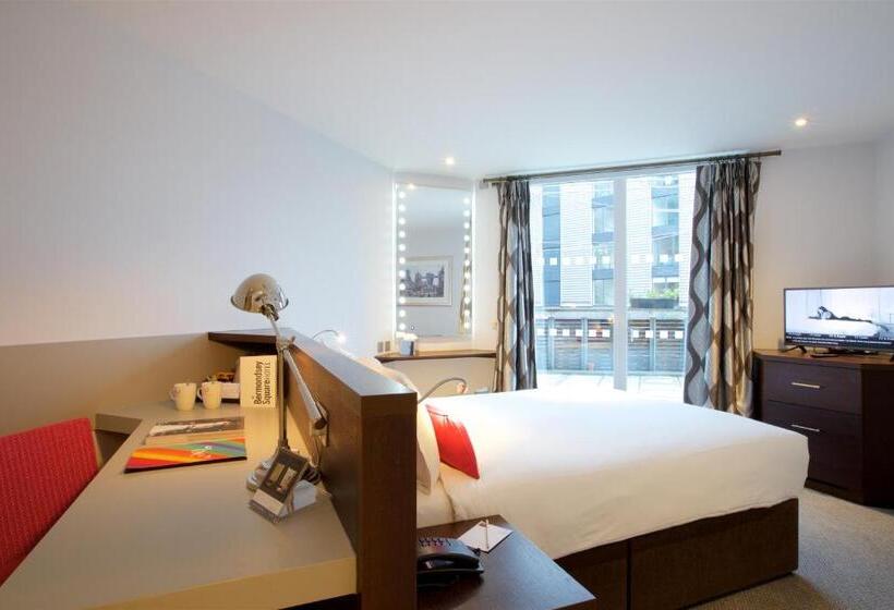 Номер Стандарт с Террасой, Bermondsey Square Hotel   A Bespoke