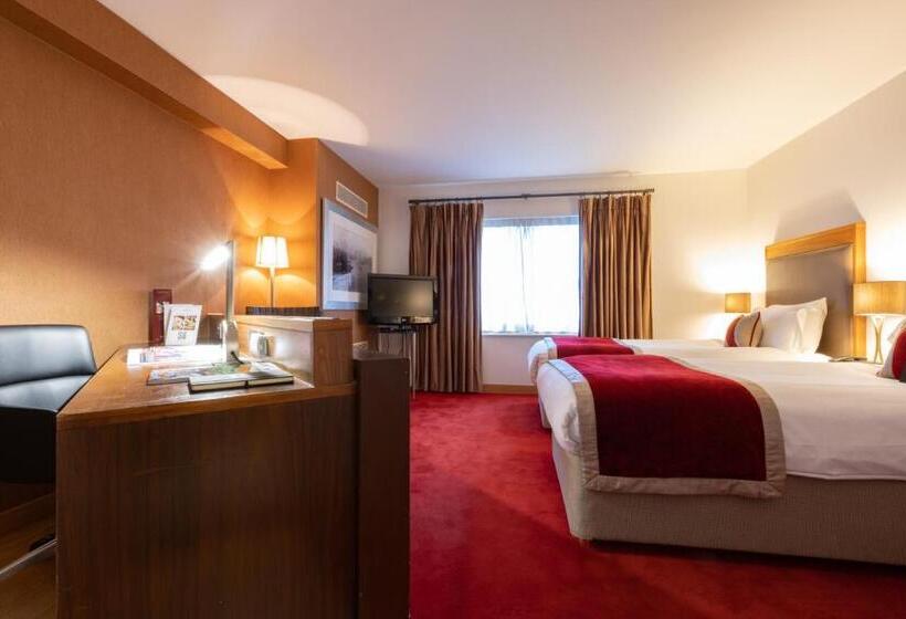 Номер Superior, Bermondsey Square Hotel   A Bespoke