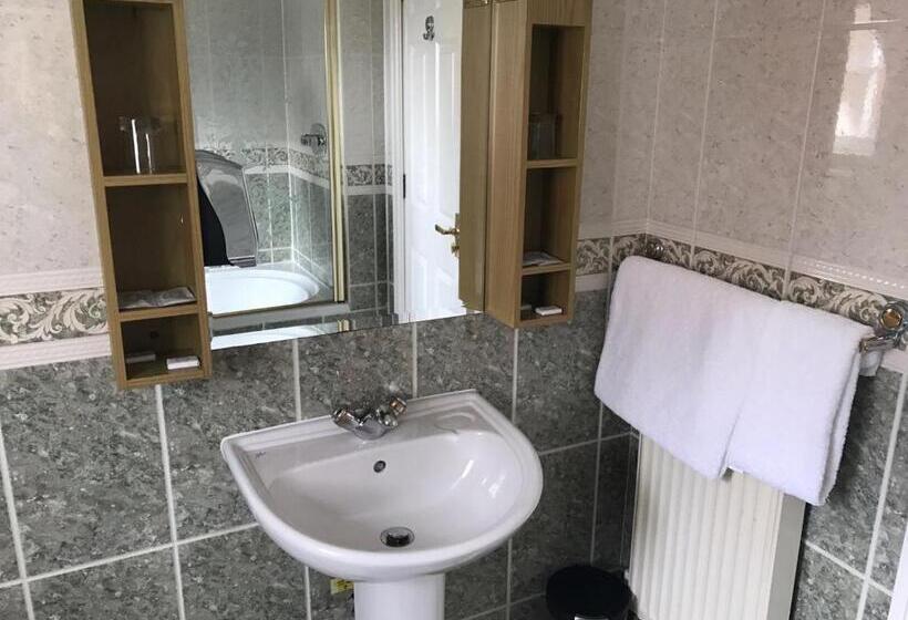 Номер Стандарт, Harefield Manor