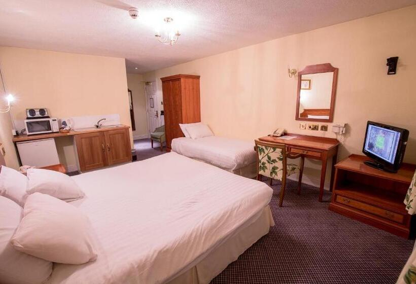 Номер Стандарт Трехместный, Harefield Manor