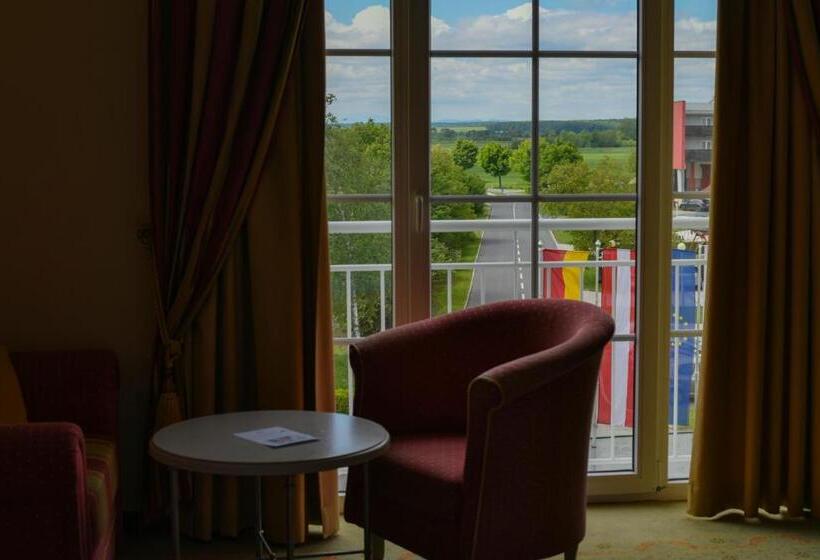 Семейный Номер, Thermenhotel Vier Jahreszeiten