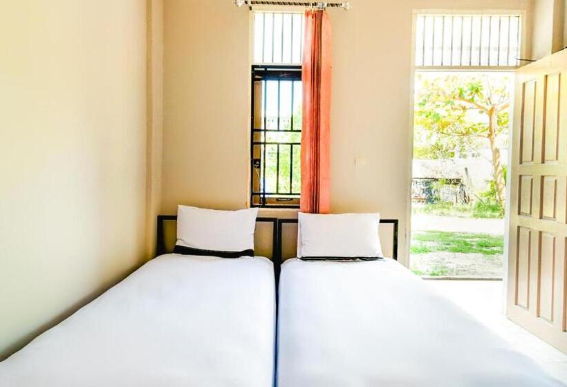 Номер Deluxe, Nabeza House By Oyo Rooms
