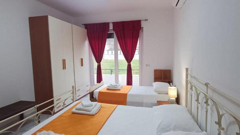 Трехместный Президентский, Alepou Guest House