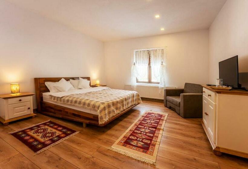 اتاق استاندارد سه نفره, Casa Cu Prispa