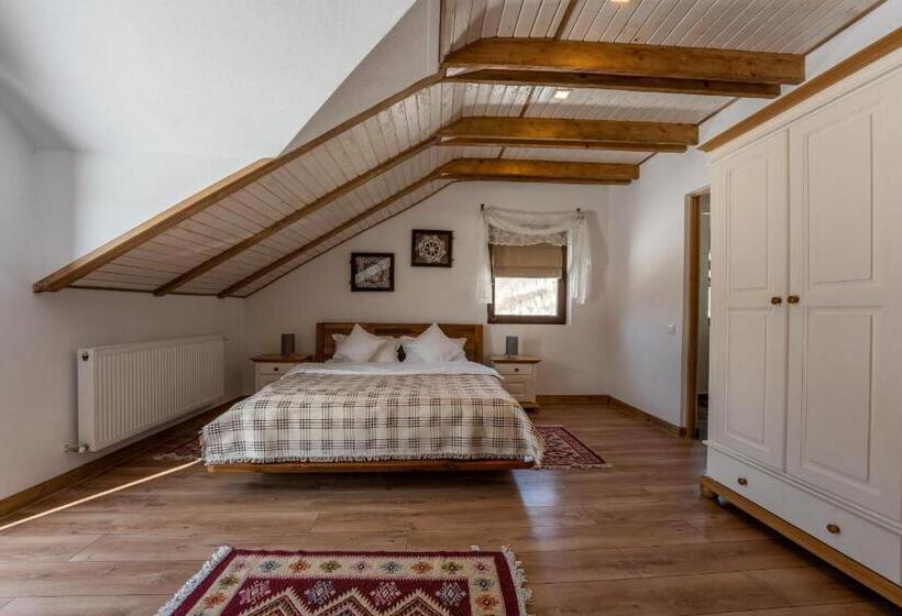 اتاق استاندارد سه نفره, Casa Cu Prispa