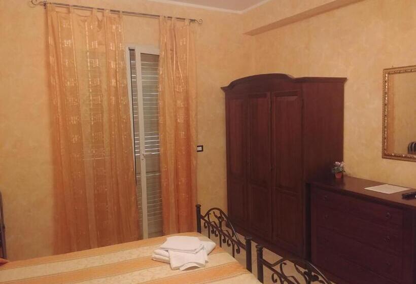 Номер Стандарт, Paradise House