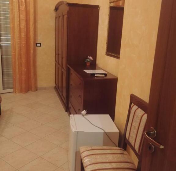 Номер Стандарт, Paradise House
