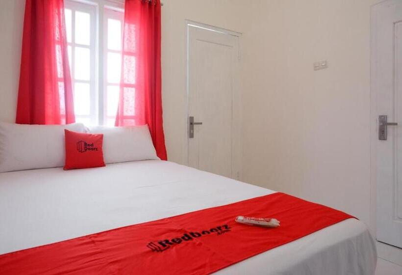 스탠다드 룸, Reddoorz Plus Near Ums Solo