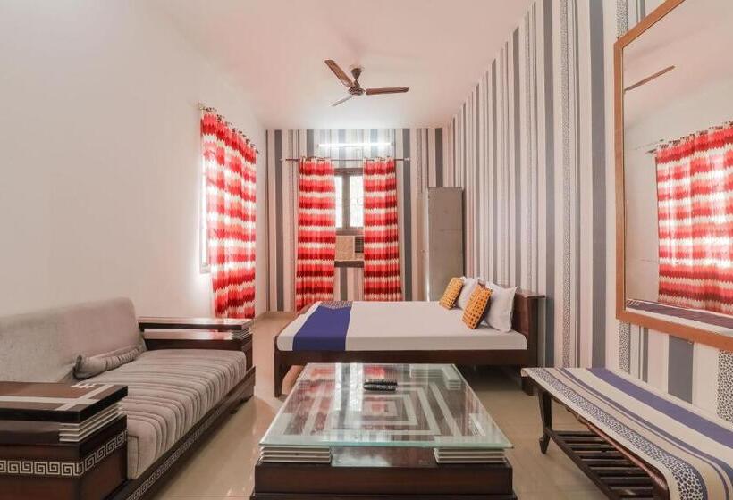 Трехместный Президентский, Spot On Sahyadri Inn