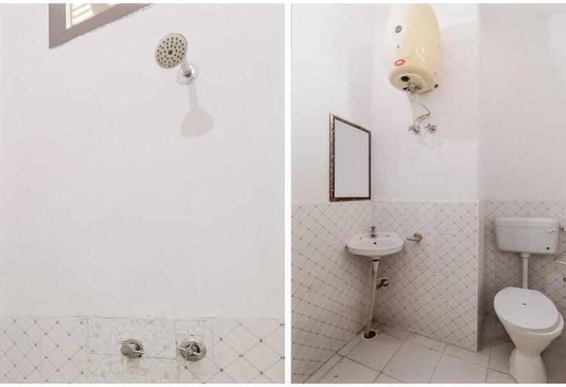Номер Стандарт Трехместный, Spot On Sahyadri Inn