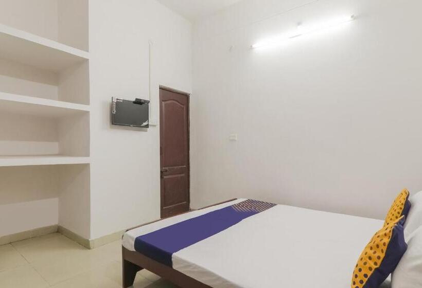 Номер Стандарт Трехместный, Spot On Sahyadri Inn