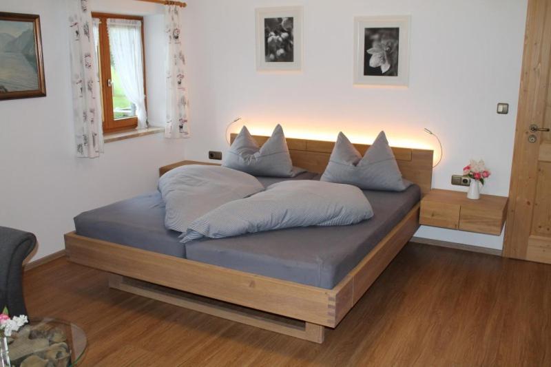 Номер Стандарт, Pension Neuhausen