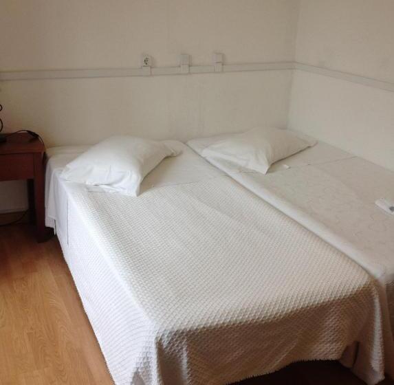 Standardrum Delat Badrum, New Aljubarrota Guest House