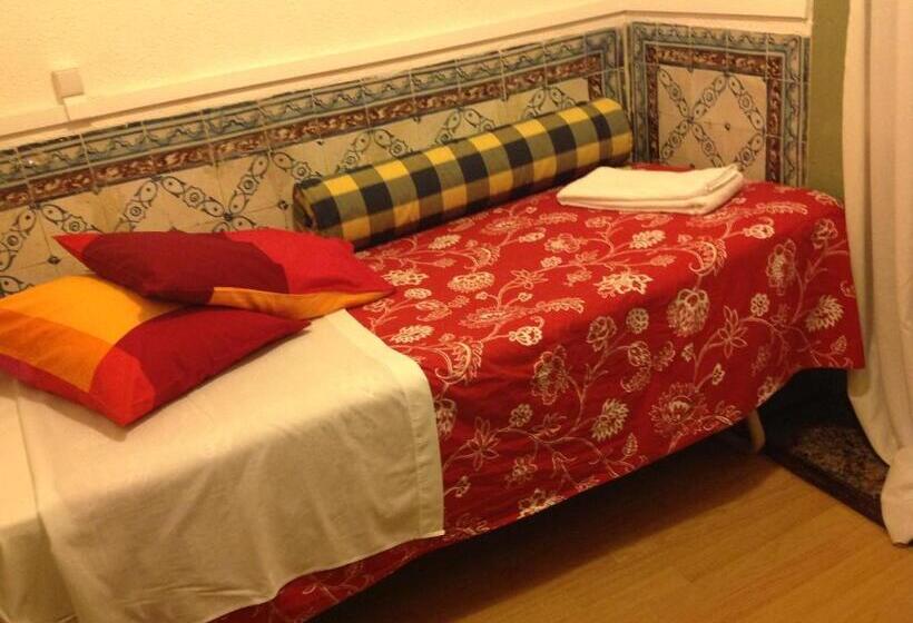 Standard Enkelrum Delat Badrum, New Aljubarrota Guest House