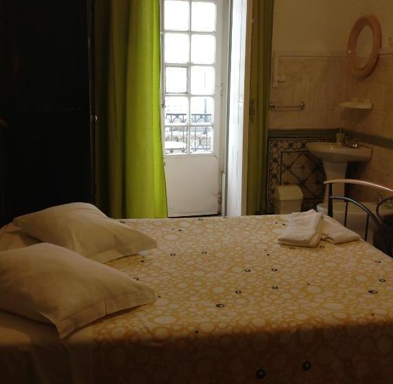 Standardrum Delat Badrum, New Aljubarrota Guest House