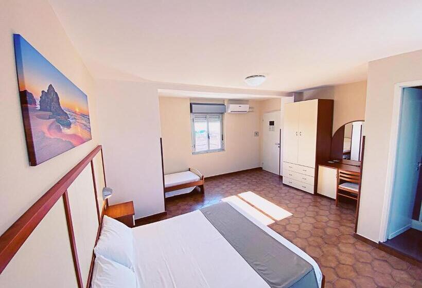 Номер Стандарт Трехместный, Residence Hotel Felix