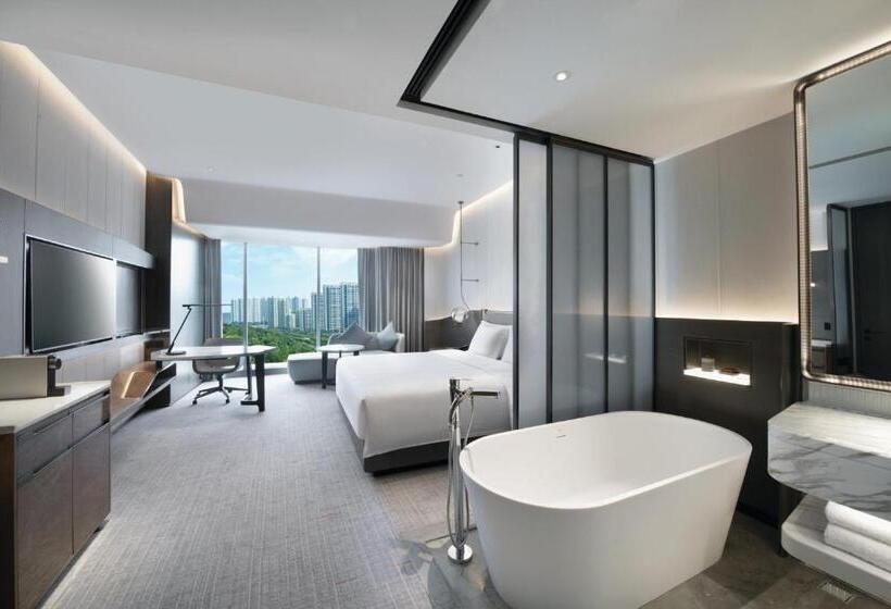 Номер Премиум, Crowne Plaza Wuhan Optics Valley, An Ihg