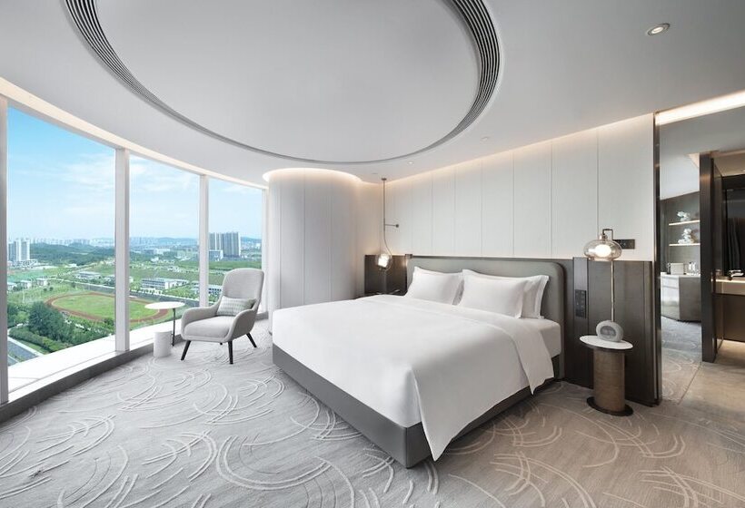 Люкс, Crowne Plaza Wuhan Optics Valley, An Ihg