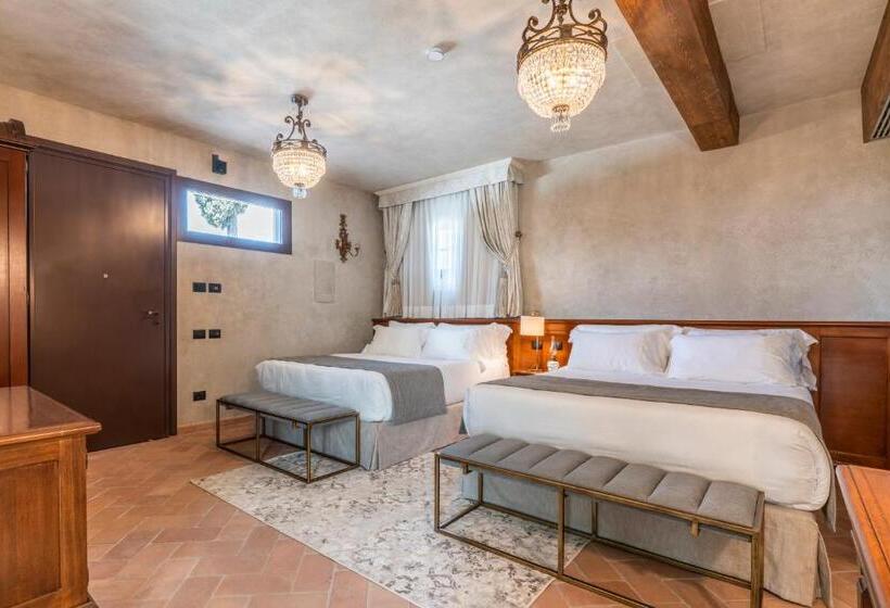 Люкс Вид на Бассейн, Villa Petriolo