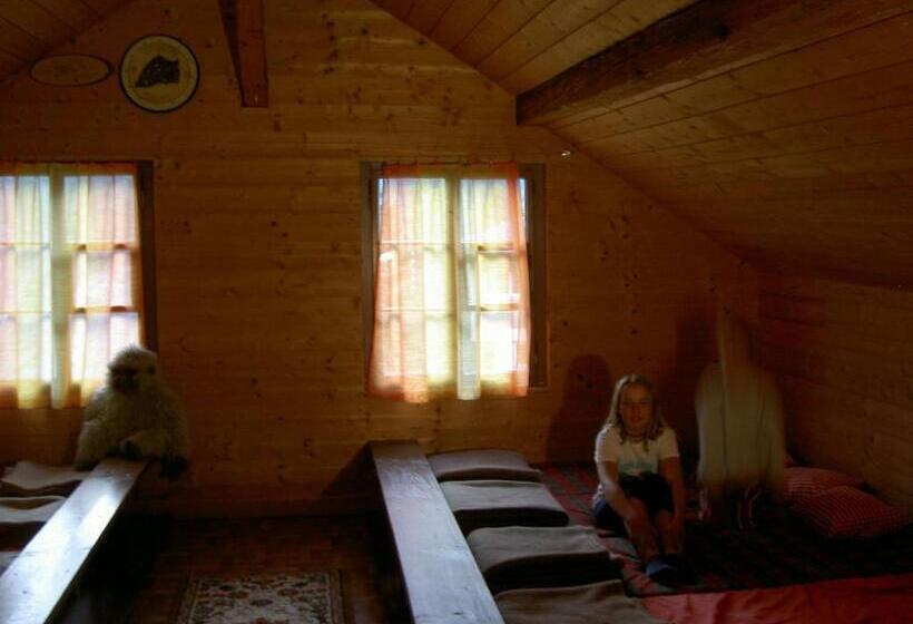 Кровать в Общей Комнате, Berggasthaus Obbort