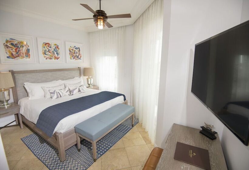 سوئیت جونیور با چشم‌انداز, Seven Stars Resort & Spa