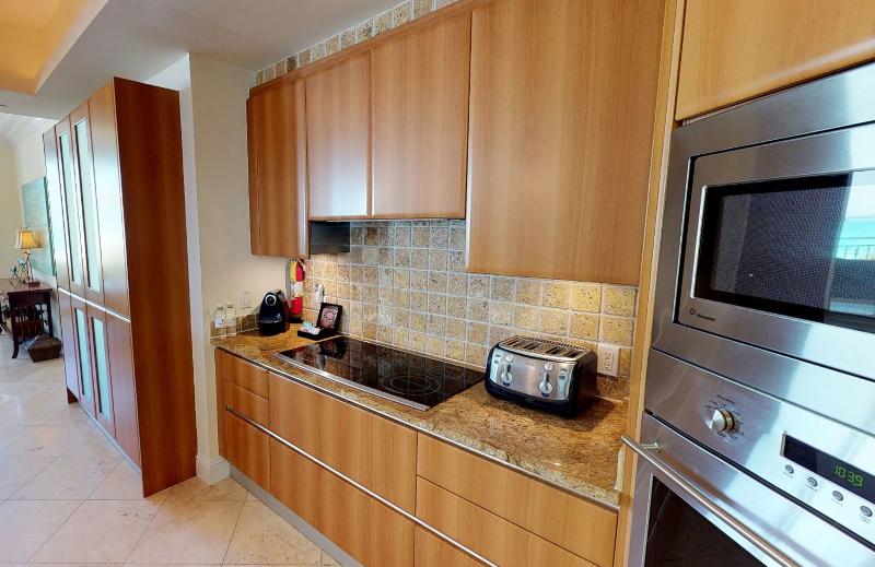 سوییت با چشم‌انداز دریا, Seven Stars Resort & Spa