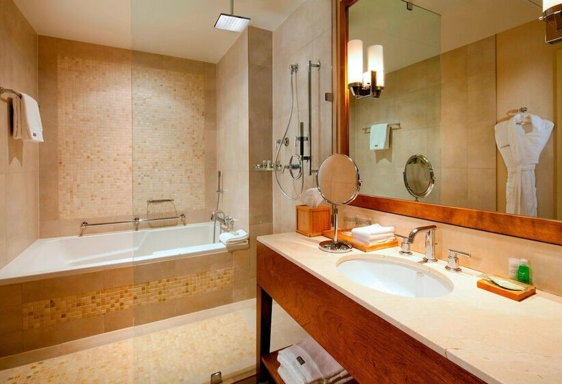 Номер Стандарт Двуспальная Кровать, The Westin Bellevue