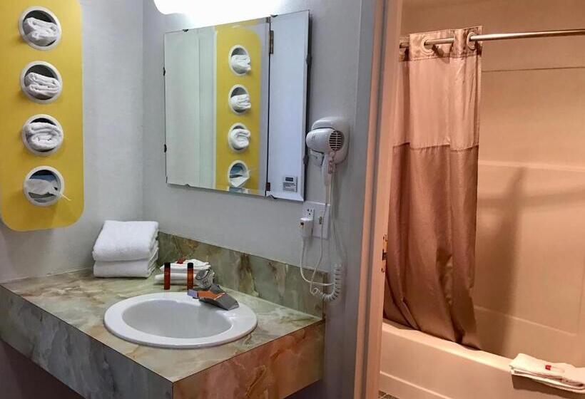 Стандартный Номер Кровать Кинг, Travelodge Inn & Suites By Wyndham Missoula University Park
